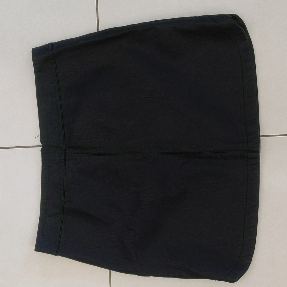 Faux leather Sportsgirl skirt - Picture 1 of 4